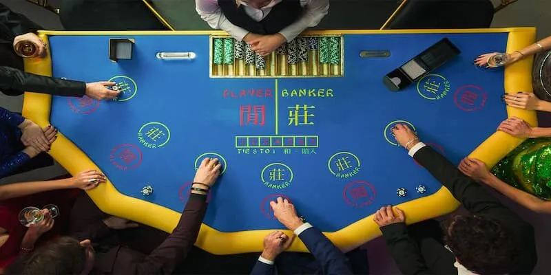 Baccarat là gì? Nhập môn Baccarat Ae888 cần nắm vững thông tin gì? 2 Trong Baccarat có nhiều thuật ngữ đặc trưng mà người chơi cần nắm rõ.